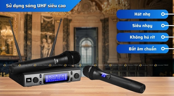 so-sanh-micro-khong-day-vm300-voi-micro-co-loa-keo